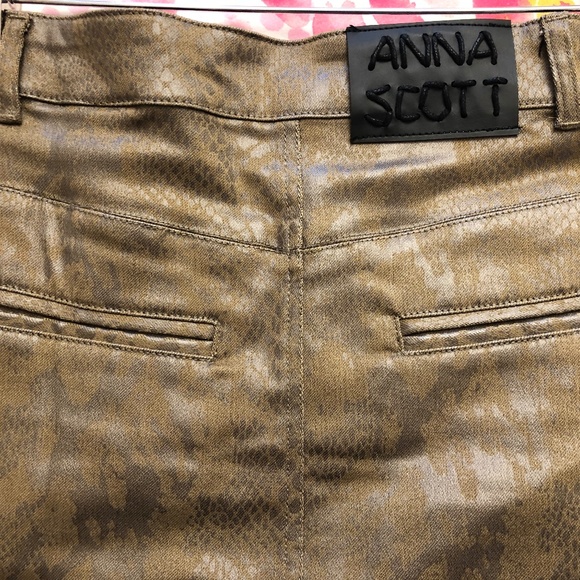 Short adjusted skirt - Picture 11 of 11